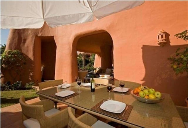 3 slaapkamer Appartement te koop in New Golden Mile, Estepona met zwembad - € 1.095.000 (Ref: 10001786)