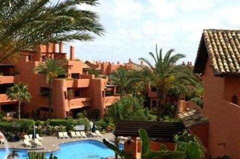 3 bedroom Penthouse for sale in New Golden Mile with pool - € 875,000 (Ref: 10001787)