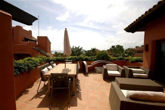 3 soveværelse Penthouse til salg i New Golden Mile, Estepona med swimmingpool - € 875.000 (Ref: 10001787)