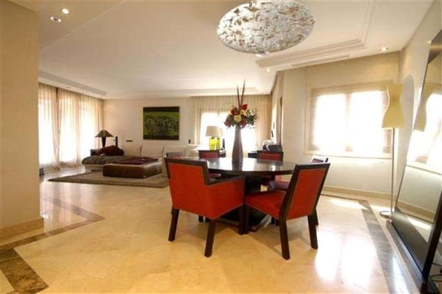 3 soveværelse Penthouse til salg i New Golden Mile, Estepona med swimmingpool - € 875.000 (Ref: 10001787)