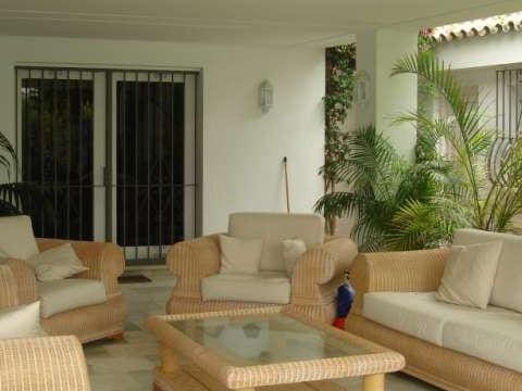5 slaapkamer Villa te koop in El Paraiso met zwembad garage - € 1.695.000 (Ref: 10001788)