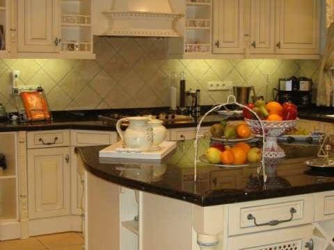 5 slaapkamer Villa te koop in El Paraiso met zwembad garage - € 1.695.000 (Ref: 10001788)