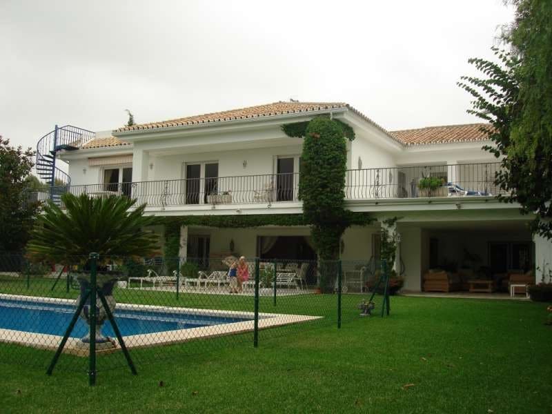 5 slaapkamer Villa te koop in El Paraiso met zwembad garage - € 1.695.000 (Ref: 10001788)