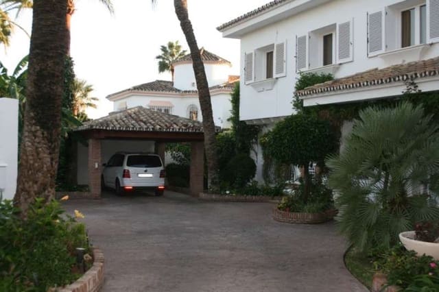 5 makuuhuone Huvila myytävänä paikassa El Paraiso, Estepona mukana uima-altaan 
autotalli - 1 695 000 € (Ref: 10001788)