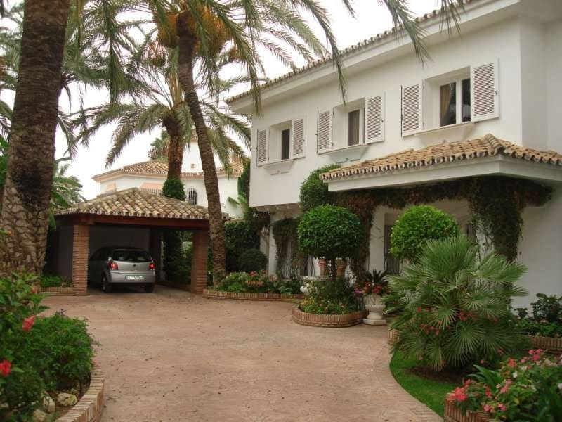 5 slaapkamer Villa te koop in El Paraiso met zwembad garage - € 1.695.000 (Ref: 10001788)