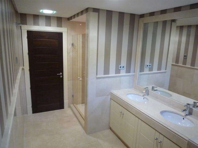 5 slaapkamer Villa te koop in Marbella met zwembad garage - € 3.100.000 (Ref: 10001790)