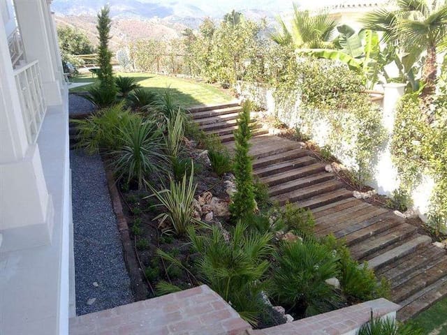 5 slaapkamer Villa te koop in Marbella met zwembad garage - € 3.100.000 (Ref: 10001790)