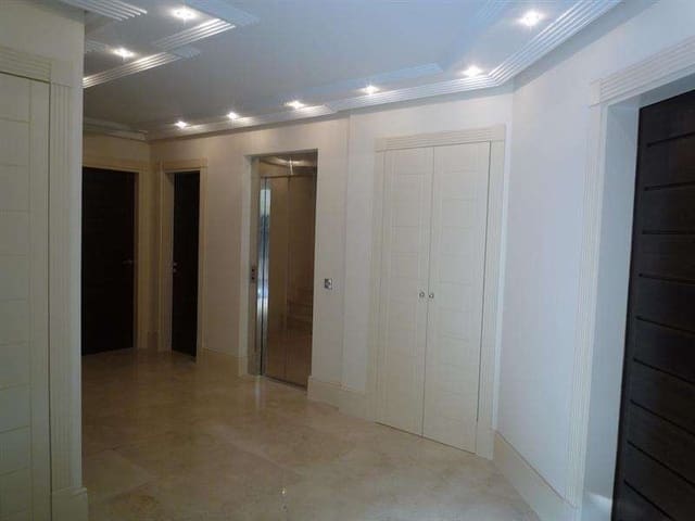 5 slaapkamer Villa te koop in Marbella met zwembad garage - € 3.100.000 (Ref: 10001790)