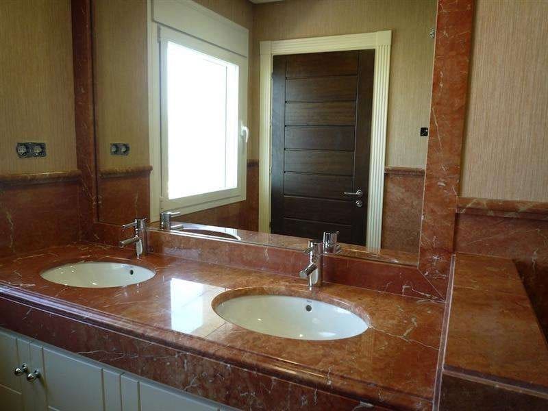 5 slaapkamer Villa te koop in Marbella met zwembad garage - € 3.100.000 (Ref: 10001790)