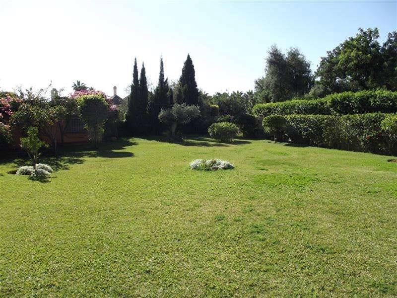 10 bedroom Finca/Country House for sale in Marbella with pool - € 2,600,000 (Ref: 10001791)