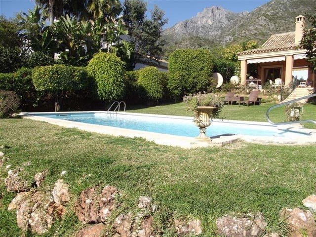 10 bedroom Finca/Country House for sale in Marbella with pool - € 2,600,000 (Ref: 10001791)
