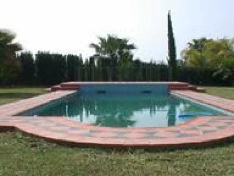 4 soveværelse Villa til salg i Marbella med swimmingpool garage - € 1.200.000 (Ref: 10001792)