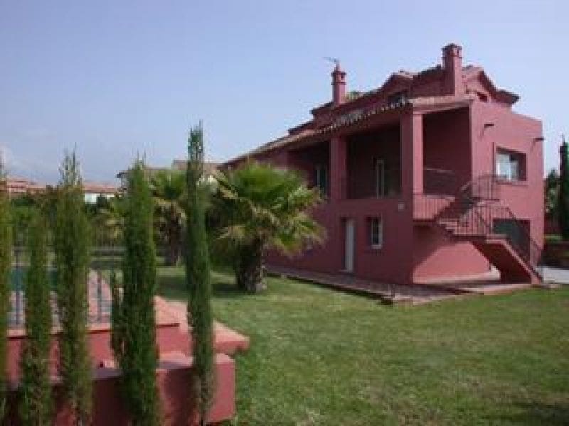 4 soveværelse Villa til salg i Marbella med swimmingpool garage - € 1.200.000 (Ref: 10001792)