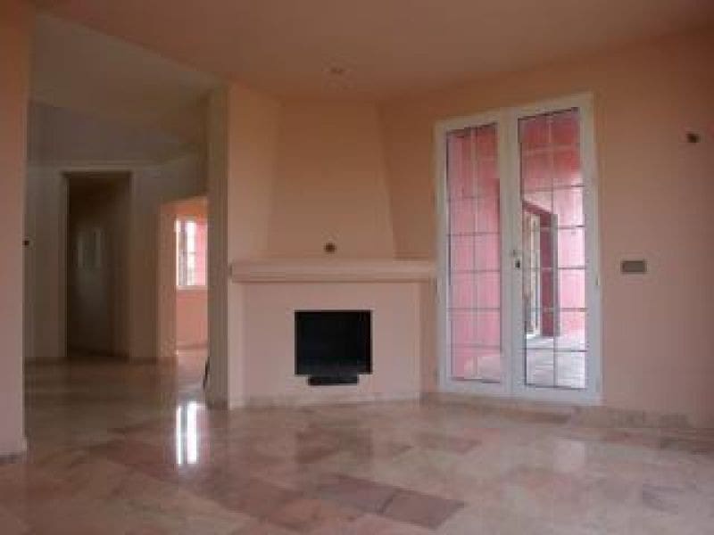 4 soveværelse Villa til salg i Marbella med swimmingpool garage - € 1.200.000 (Ref: 10001792)