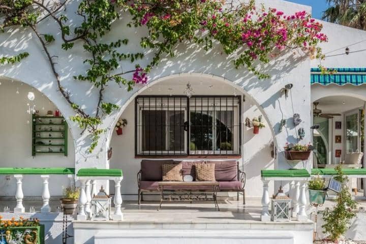4 soverom Villa til salgs i El Paraiso med svømmebasseng - € 550 000 (Ref: 10001793)