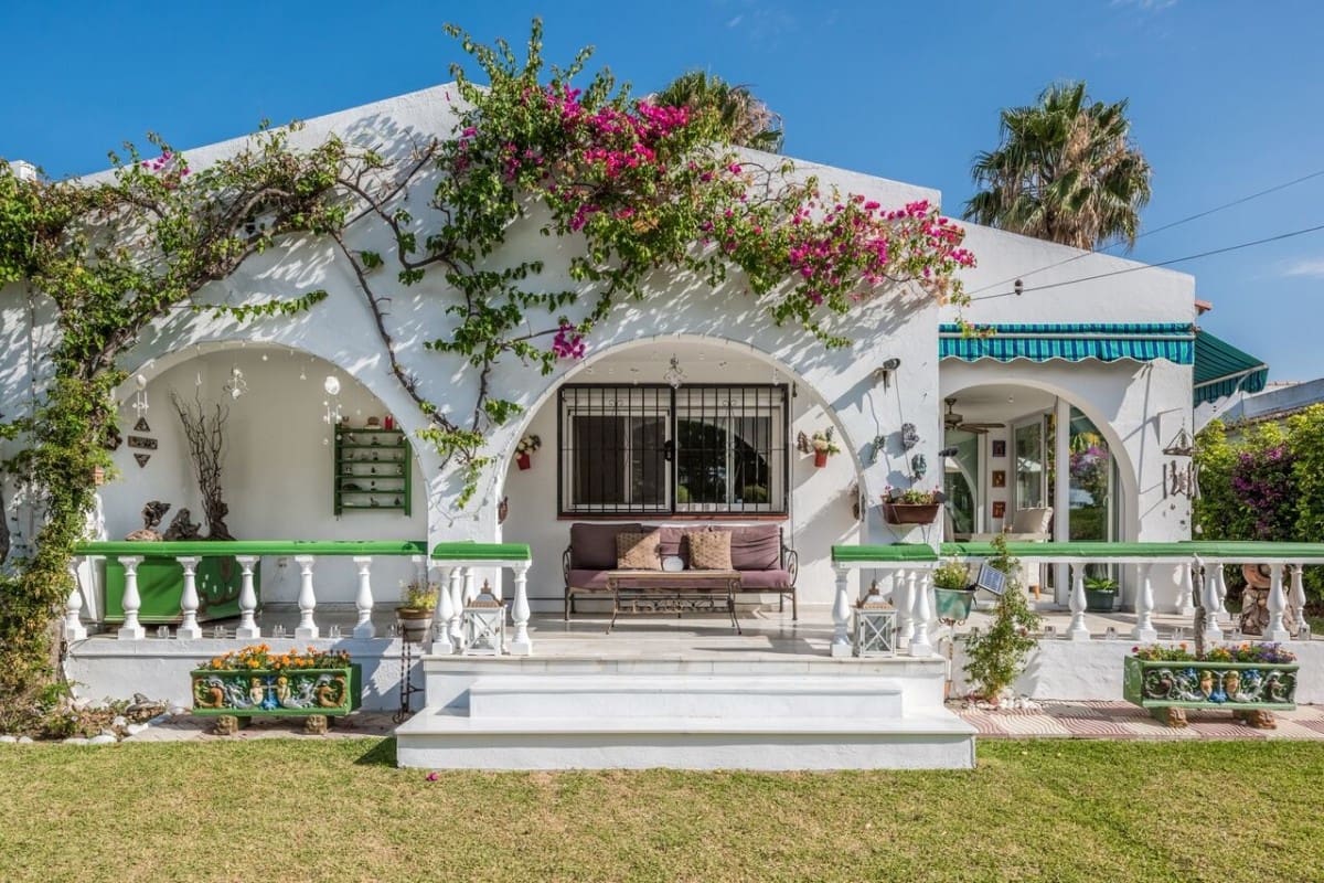 4 soverom Villa til salgs i El Paraiso med svømmebasseng - € 550 000 (Ref: 10001793)