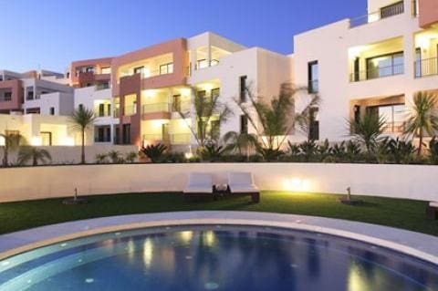 2 Zimmer Penthouse zu verkaufen in Marbella mit Pool Garage - 395.000 € (Ref: 10001794)
