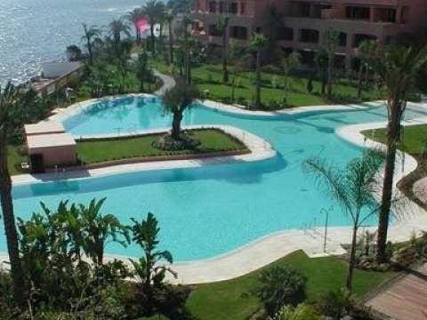 Apartamento de 3 habitaciones en Puerto Banus en venta con piscina garaje - 1.595.000 € (Ref: 10001796)