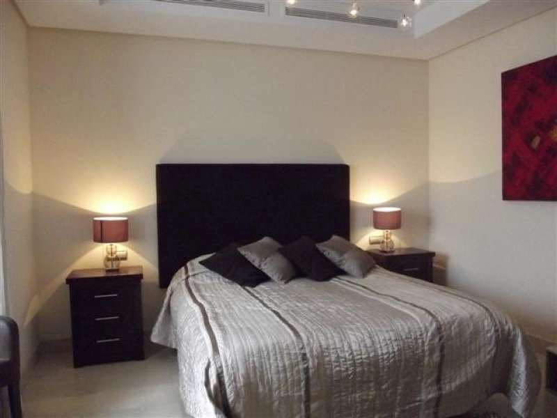 Apartamento de 3 habitaciones en Puerto Banus en venta con piscina garaje - 1.595.000 € (Ref: 10001796)