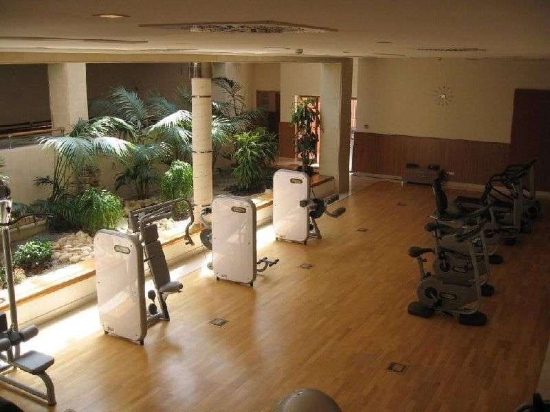 Apartamento de 3 habitaciones en Puerto Banus en venta con piscina garaje - 1.595.000 € (Ref: 10001796)