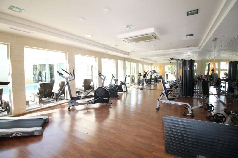 3 quarto Apartamento para venda em Estepona com piscina garagem - 999 000 € (Ref: 10001797)