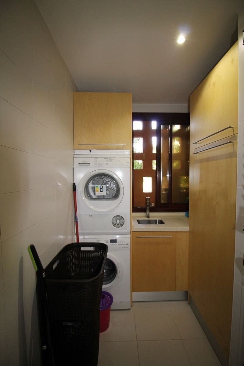 3 quarto Apartamento para venda em Estepona com piscina garagem - 999 000 € (Ref: 10001797)