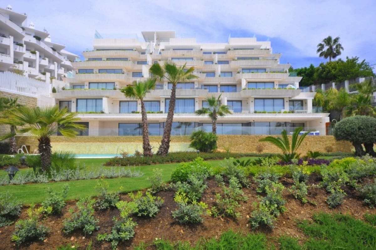 2 soveværelse Lejlighed til salg i Estepona med swimmingpool garage - € 1.100.000 (Ref: 10001799)
