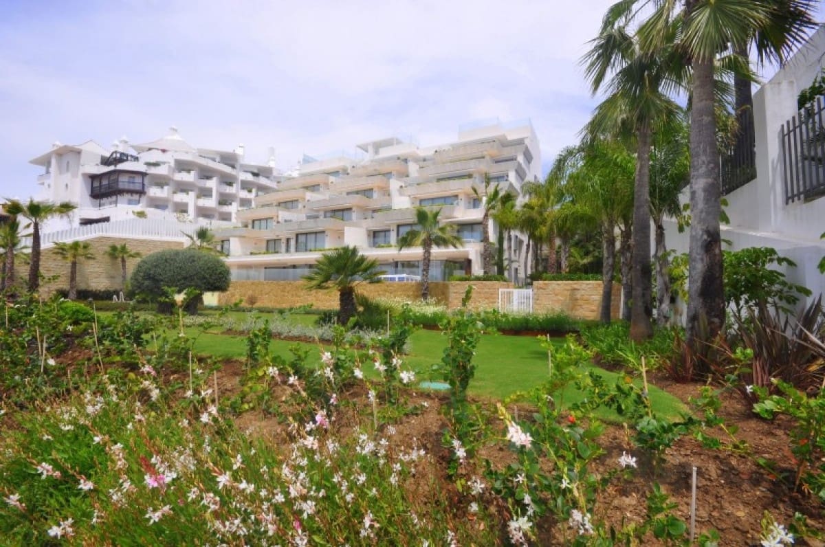 2 soveværelse Lejlighed til salg i Estepona med swimmingpool garage - € 1.100.000 (Ref: 10001799)
