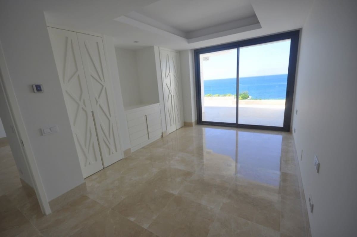 2 soveværelse Lejlighed til salg i Estepona med swimmingpool garage - € 1.100.000 (Ref: 10001799)