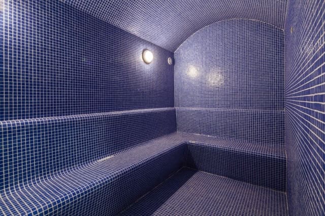 2 soveværelse Lejlighed til salg i Estepona med swimmingpool garage - € 1.100.000 (Ref: 10001799)