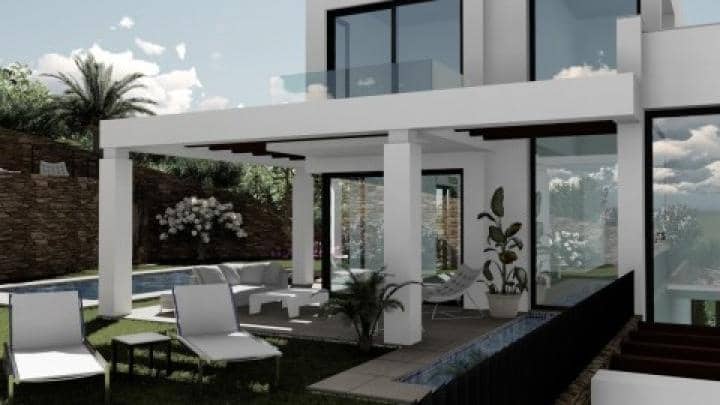 Chalet de 4 habitaciones en Marbella en venta con piscina garaje - 825.000 € (Ref: 10001802)