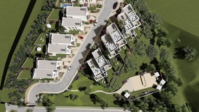 Chalet de 4 habitaciones en Marbella en venta con piscina garaje - 825.000 € (Ref: 10001802)