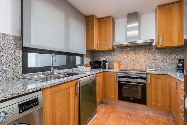 2 bedroom Penthouse for sale in Estepona with pool garage - € 282,000 (Ref: 10001804)