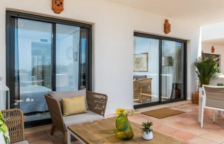 2 sypialnia Apartament na sprzedaż w Estepona z basenem garażem - 304 000 € (Ref: 10001805)