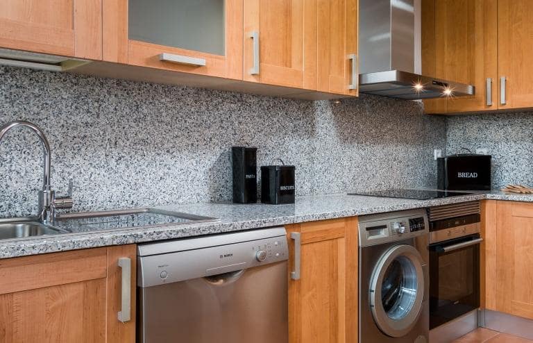 2 sypialnia Apartament na sprzedaż w Estepona z basenem garażem - 304 000 € (Ref: 10001805)