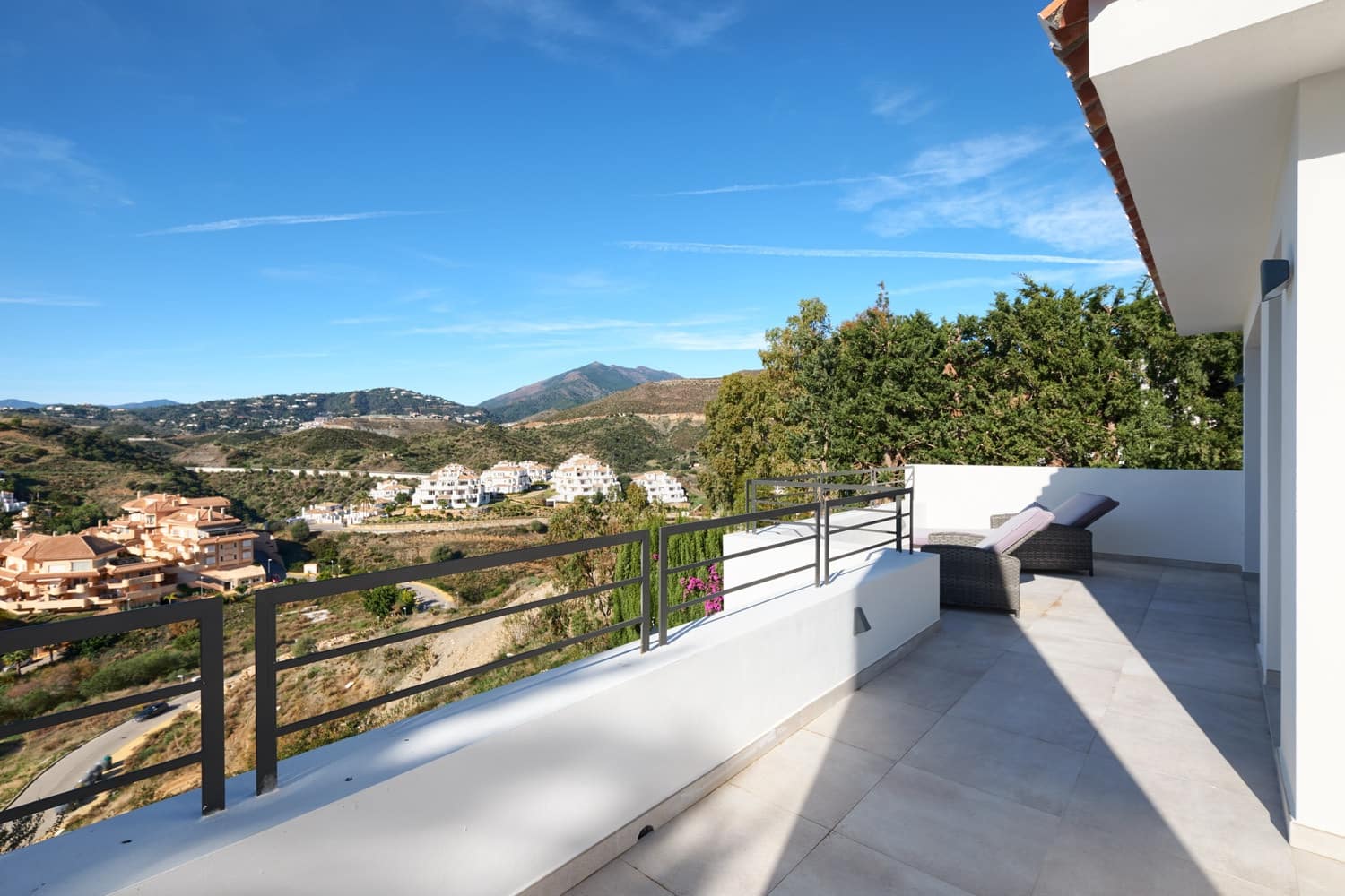 4 sypialnia Willa na sprzedaż w Marbella z basenem garażem - 1 795 000 € (Ref: 10001806)