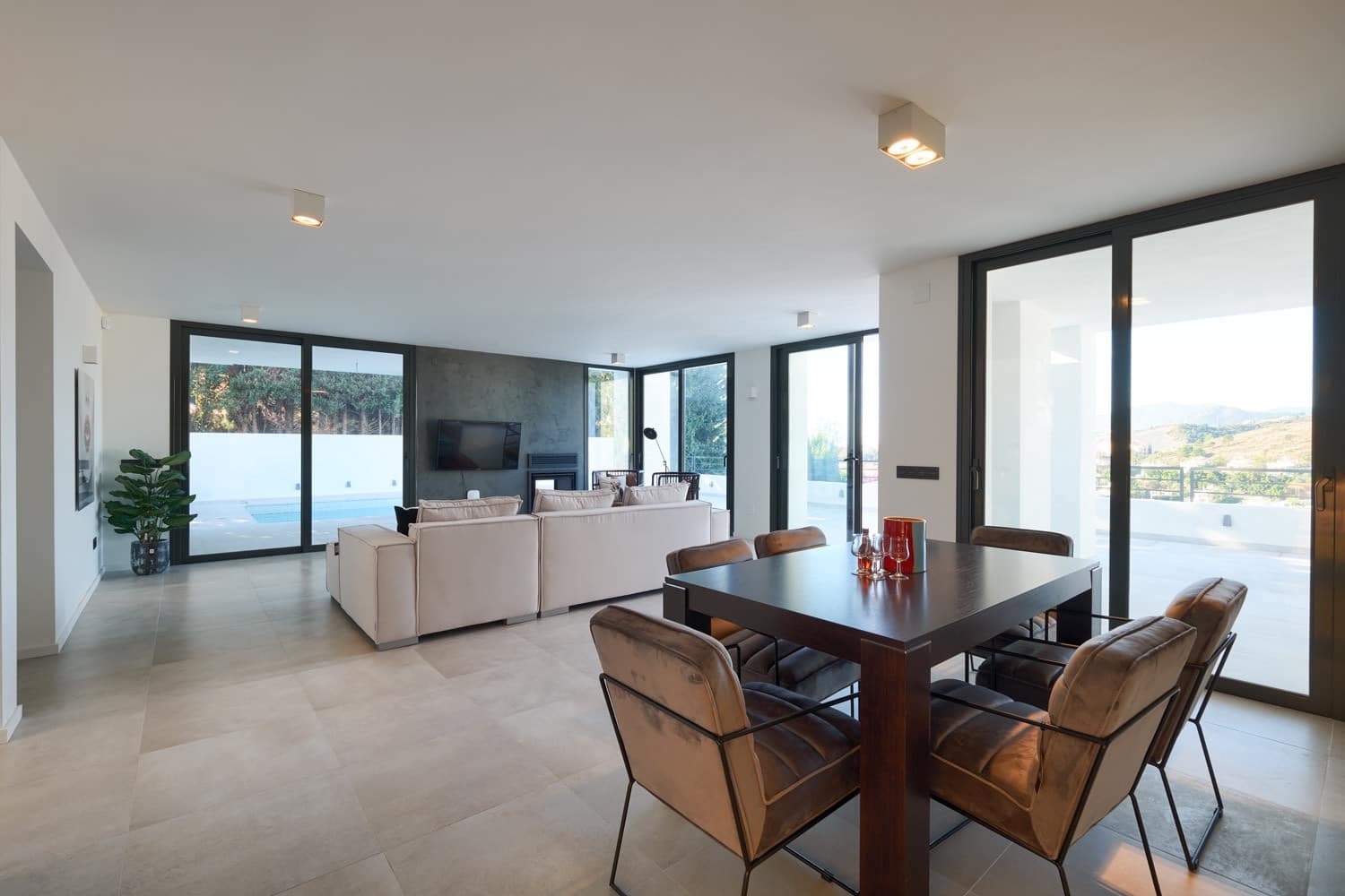 4 sypialnia Willa na sprzedaż w Marbella z basenem garażem - 1 795 000 € (Ref: 10001806)