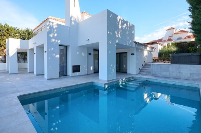 4 sypialnia Willa na sprzedaż w Marbella z basenem garażem - 1 795 000 € (Ref: 10001806)