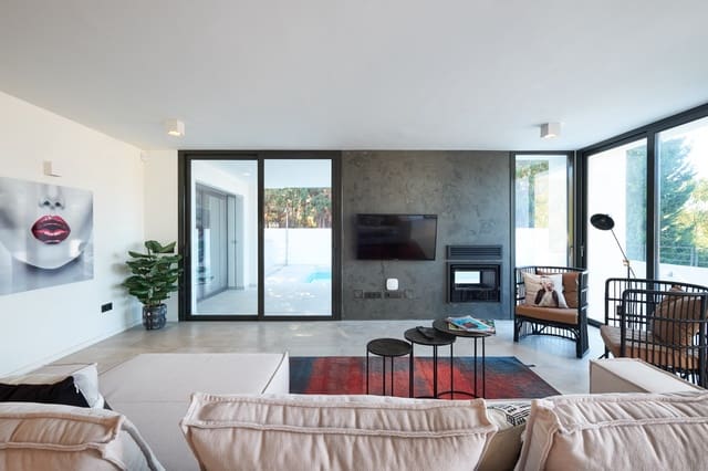 4 sypialnia Willa na sprzedaż w Marbella z basenem garażem - 1 795 000 € (Ref: 10001806)