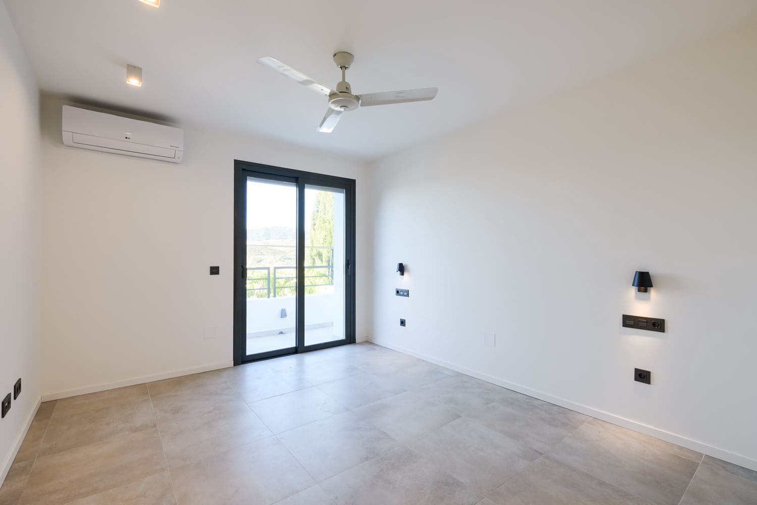4 sypialnia Willa na sprzedaż w Marbella z basenem garażem - 1 795 000 € (Ref: 10001806)