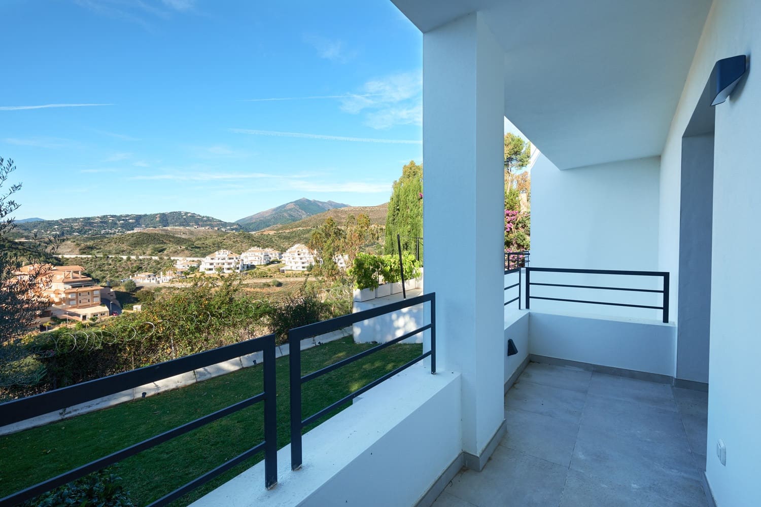 4 sypialnia Willa na sprzedaż w Marbella z basenem garażem - 1 795 000 € (Ref: 10001806)