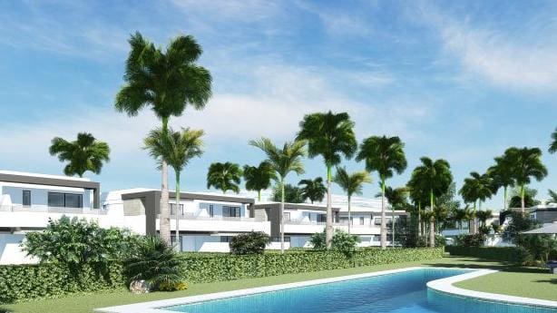Chalet de 4 habitaciones en Estepona en venta con piscina garaje - 398.000 € (Ref: 10001812)