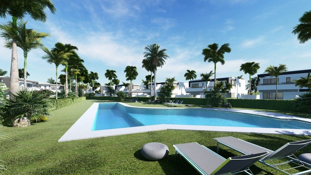 Chalet de 4 habitaciones en Estepona en venta con piscina garaje - 398.000 € (Ref: 10001812)