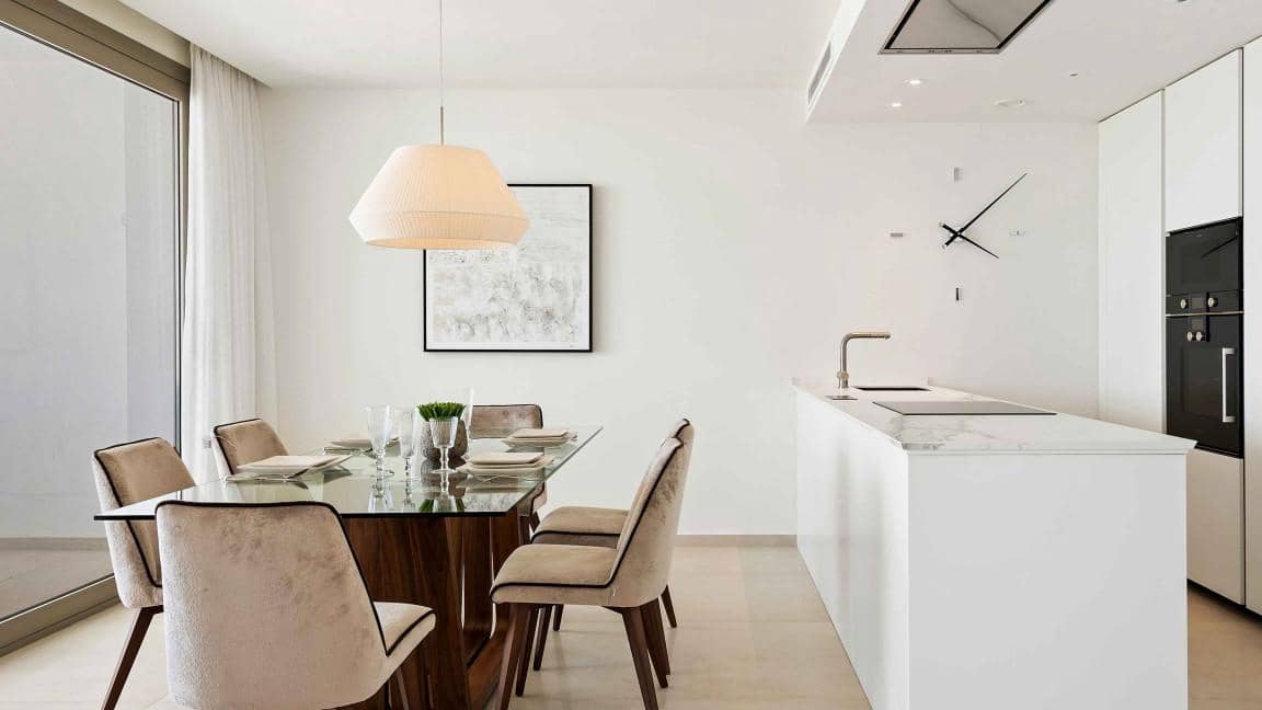 Apartamento de 2 habitaciones en Marbella en venta con piscina garaje - 695.000 € (Ref: 10001813)