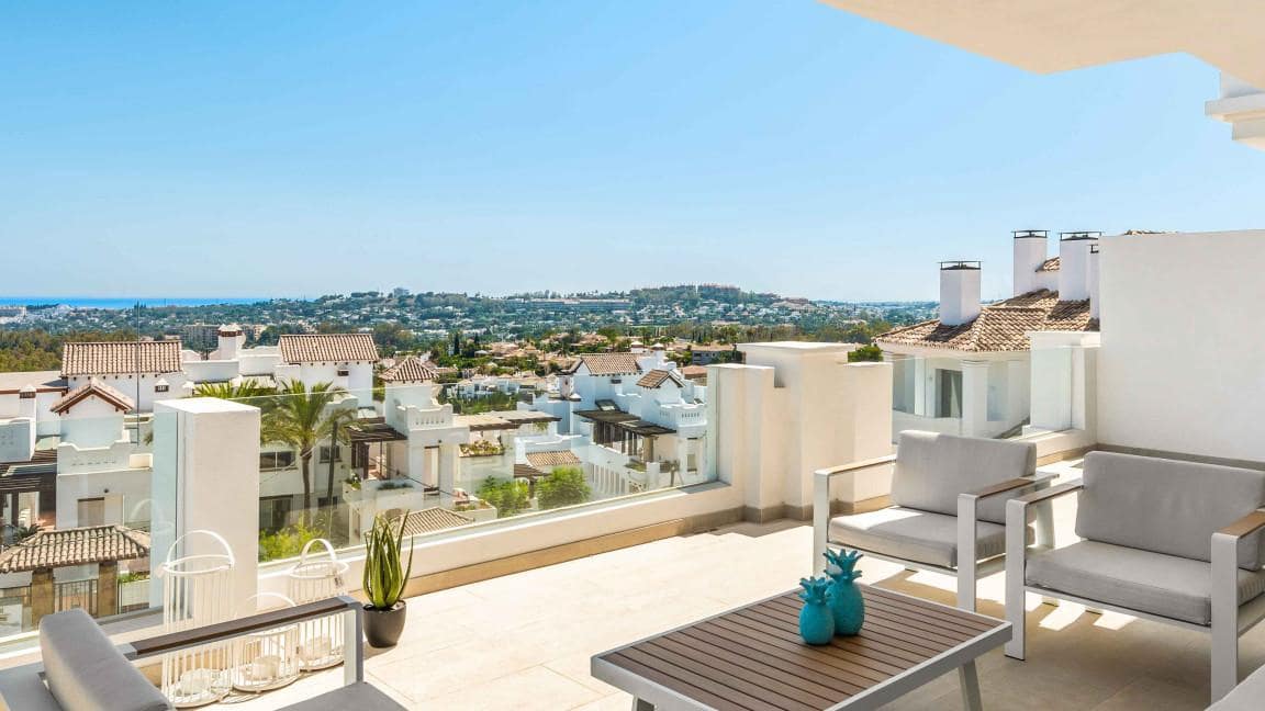 Apartamento de 2 habitaciones en Marbella en venta con piscina garaje - 695.000 € (Ref: 10001813)