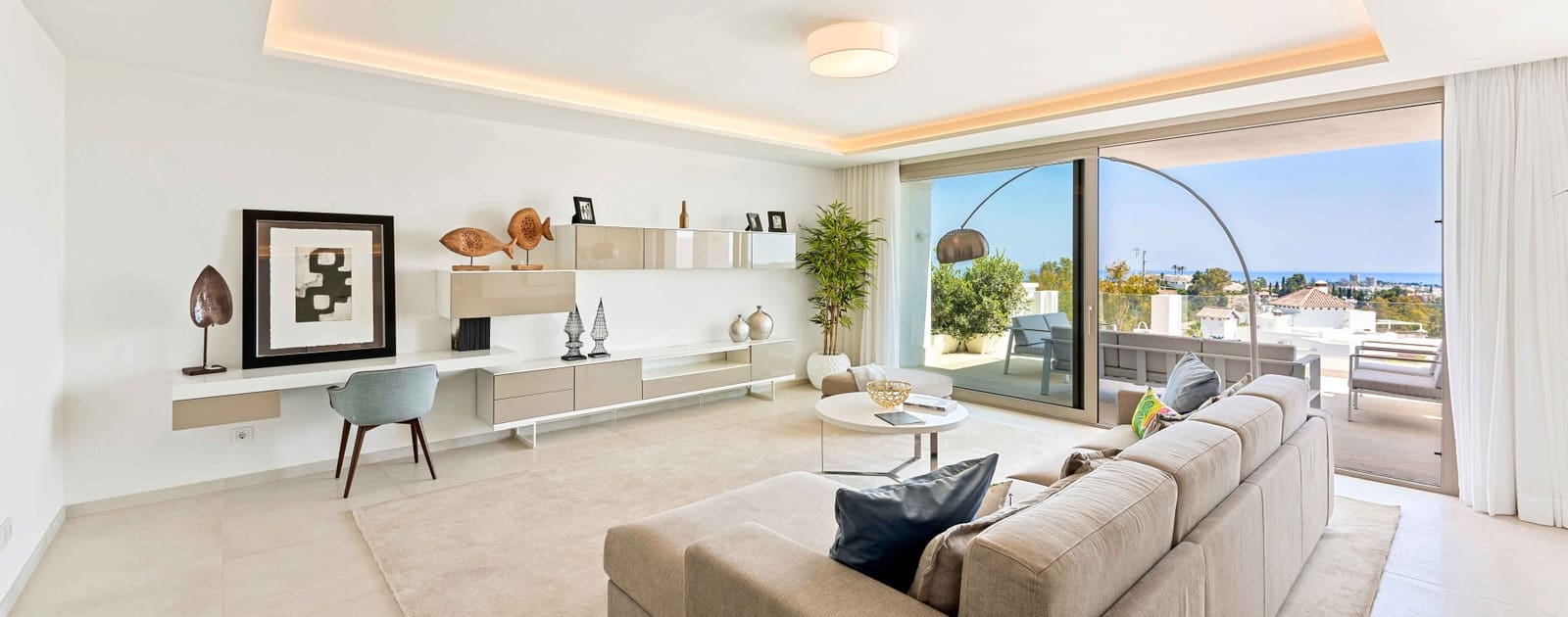 Apartamento de 2 habitaciones en Marbella en venta con piscina garaje - 695.000 € (Ref: 10001813)