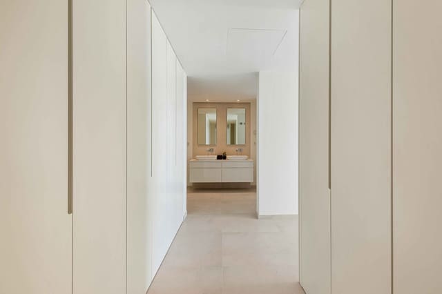 Apartamento de 2 habitaciones en Marbella en venta con piscina garaje - 695.000 € (Ref: 10001813)