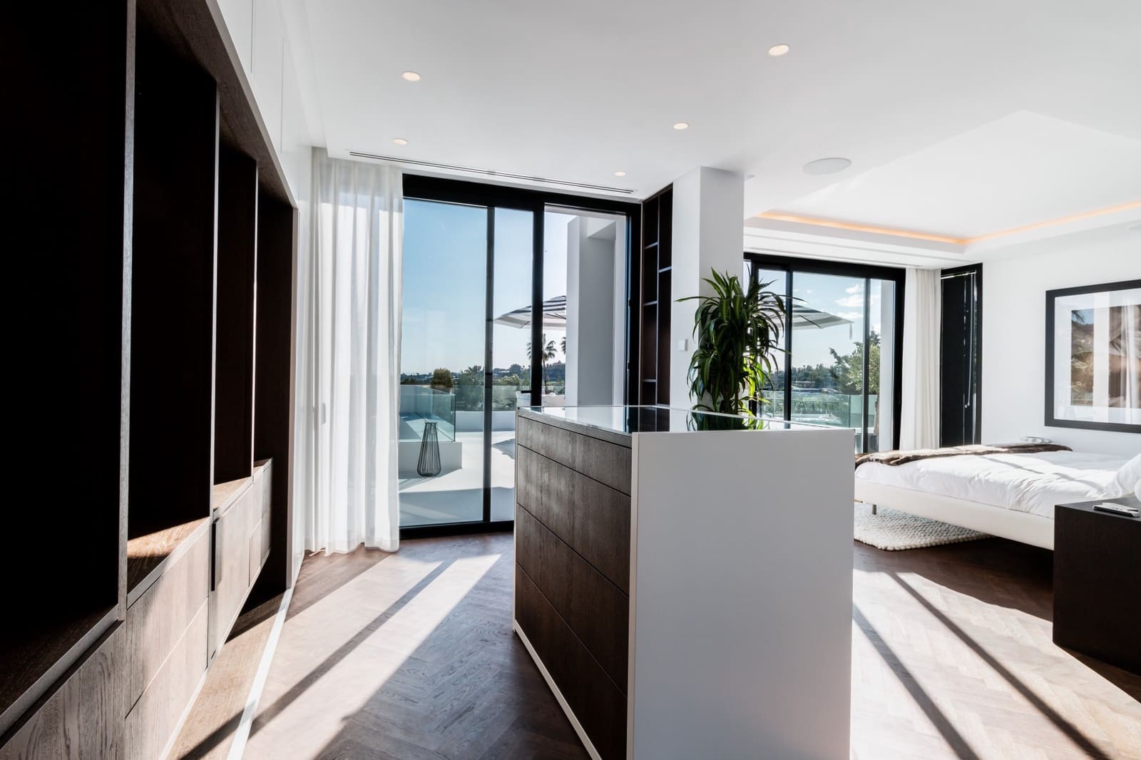 5 soverom Villa til salgs i Nueva Andalucia med svømmebasseng garasje - € 3 995 000 (Ref: 10001820)