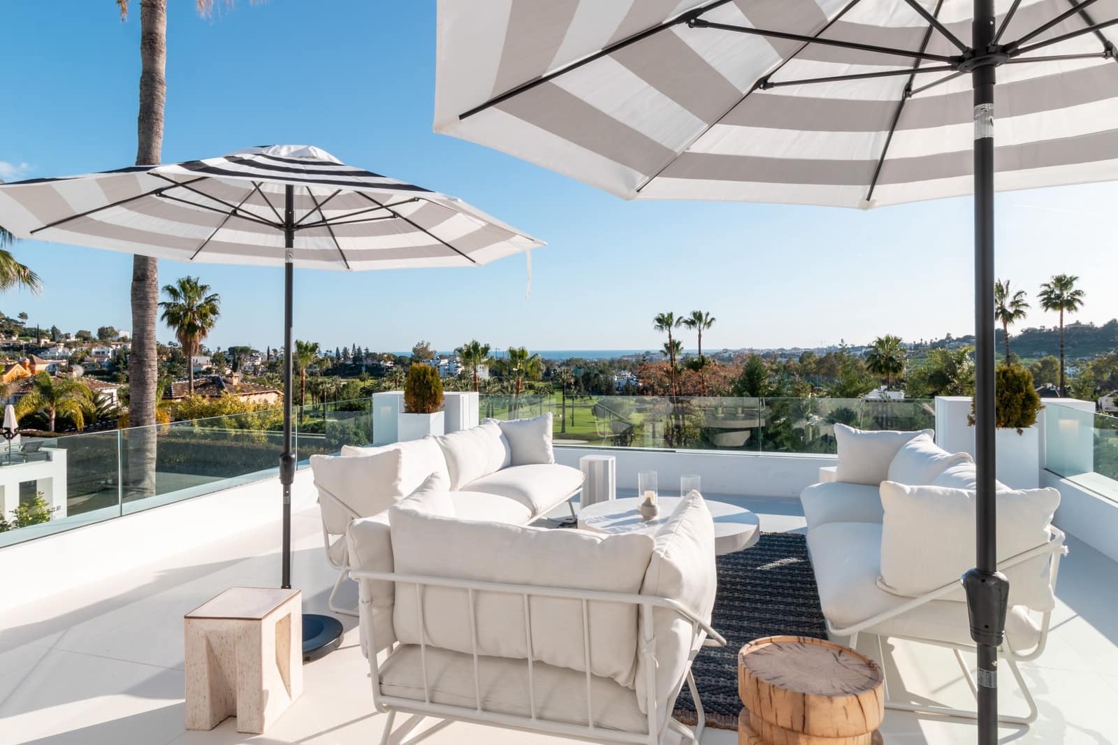 5 soverom Villa til salgs i Nueva Andalucia med svømmebasseng garasje - € 3 995 000 (Ref: 10001820)