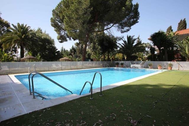 2 quarto Apartamento para venda em Puerto Banus, Marbella com piscina - 475 000 € (Ref: 10001823)